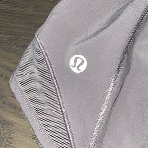 🫶🍋LULULEMON hotty hot 2.5” shorts - color no longer sold !!